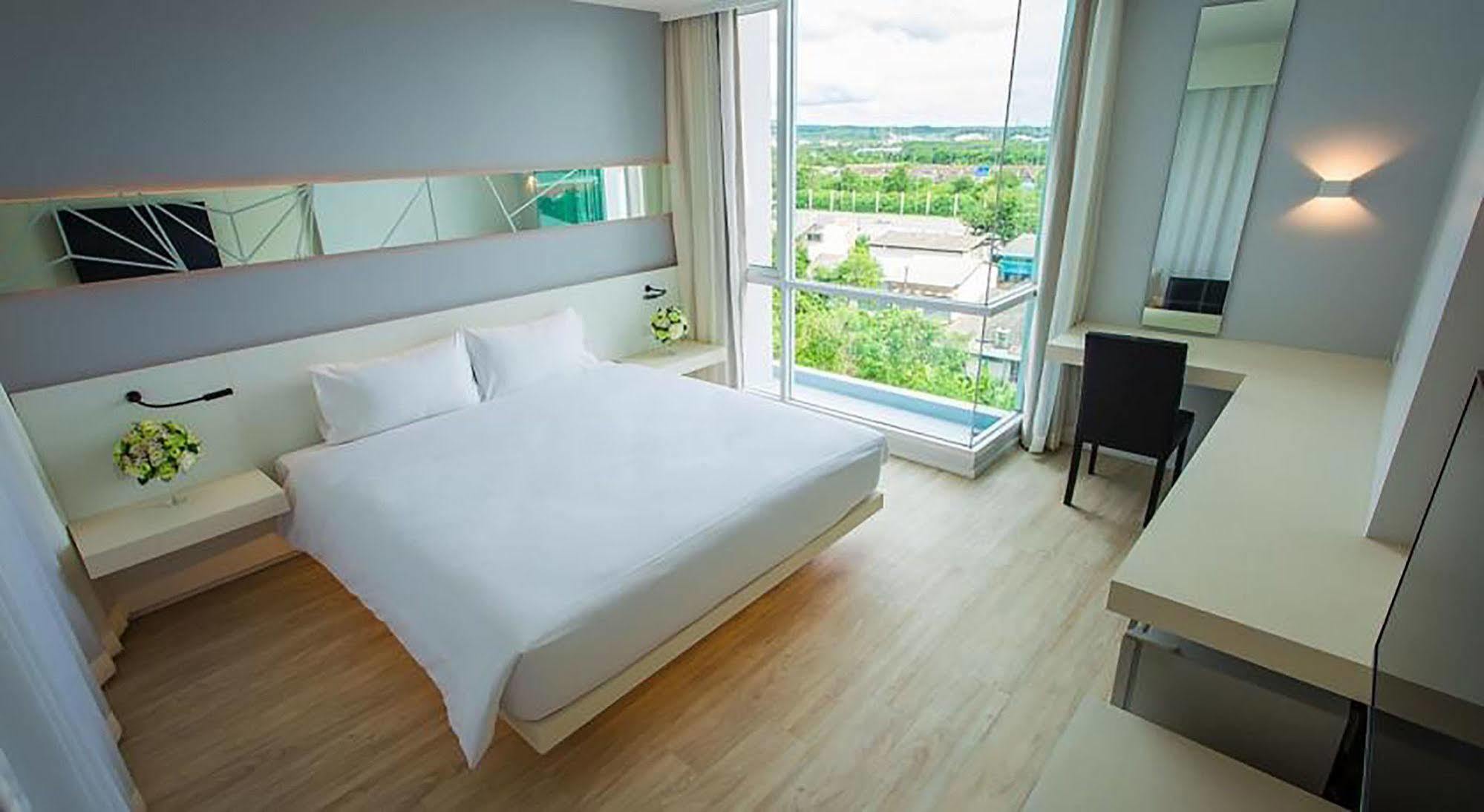 Crystal Hotel 핫야이 외부 사진