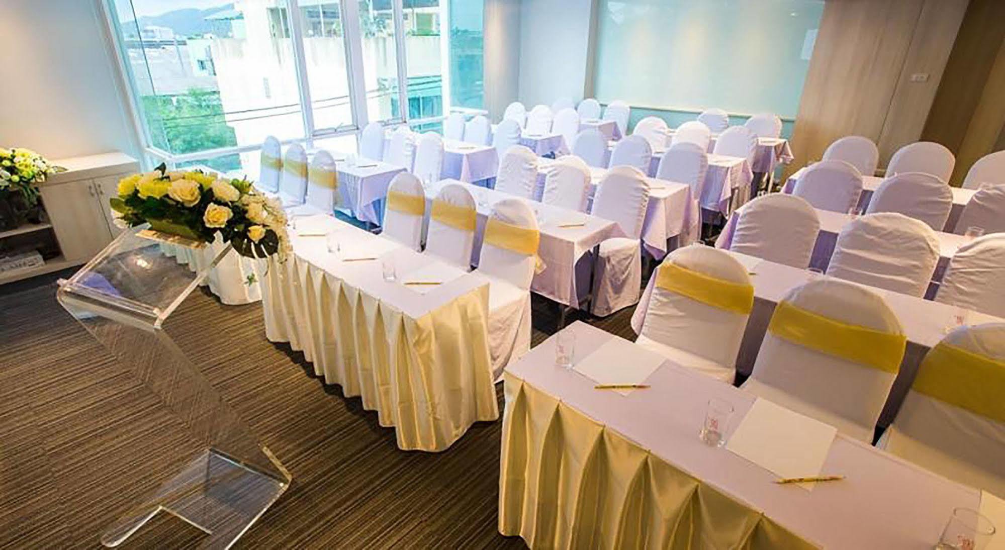 Crystal Hotel 핫야이 외부 사진