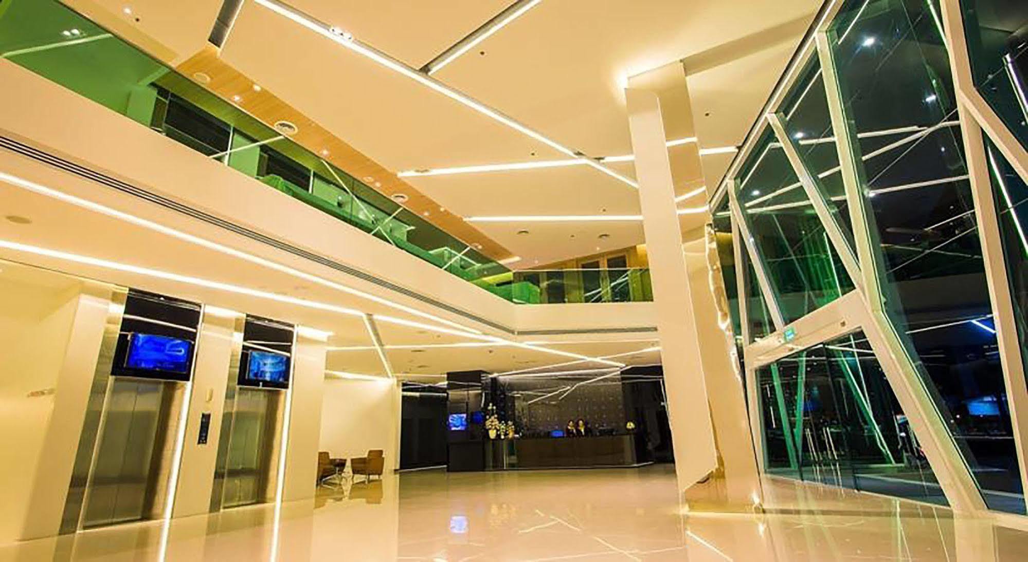 Crystal Hotel 핫야이 외부 사진