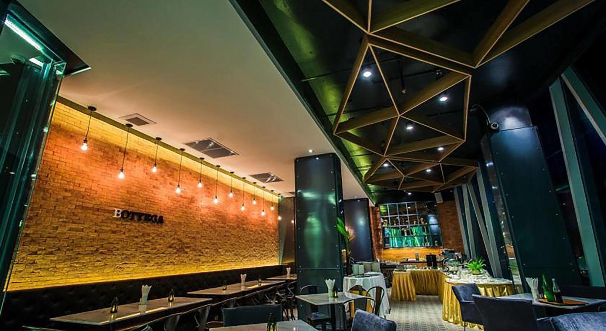 Crystal Hotel 핫야이 외부 사진